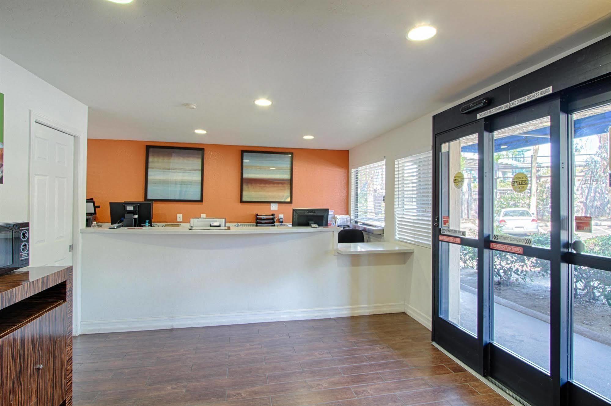 Motel 6 San Diego - Mission Valley Bagian luar foto